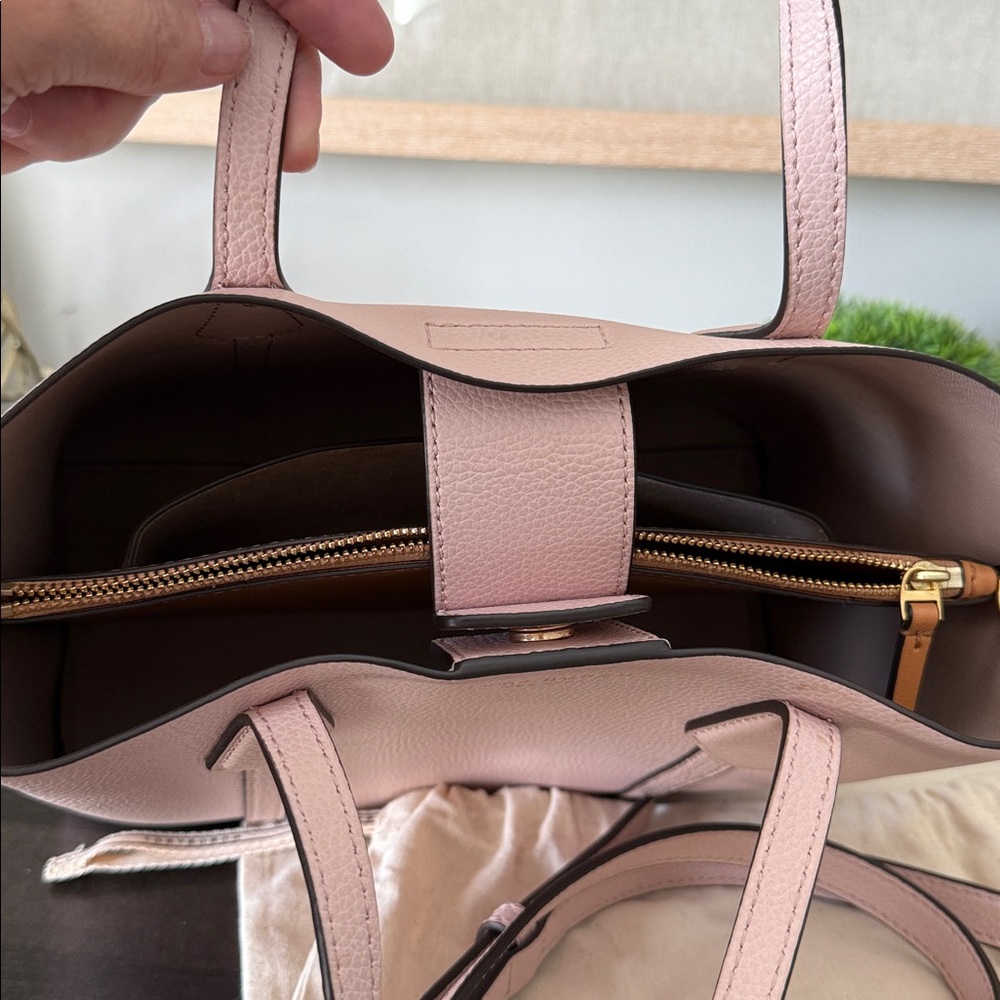Tory Burch Perry Small Triple Compartment Tote 81928 Shell Pink - Picture 14 of 16